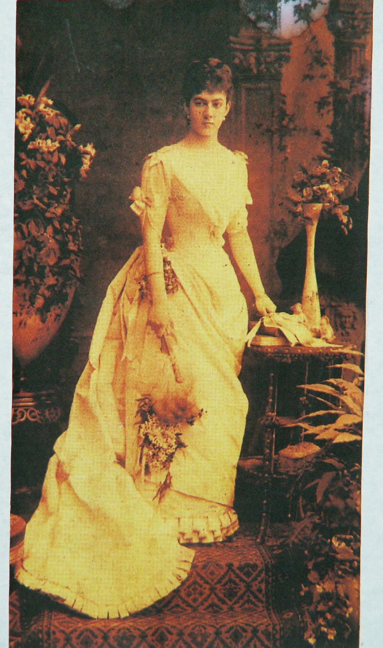 Елизавета-Мария-Регина-Габриэла графиня Гуттен-Чапская, дочь Кароля-Яна-Александра фон Гуттен-Чапского